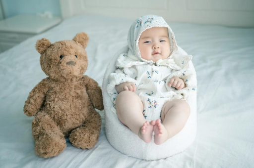 深圳宝宝吃不饱母乳的症状